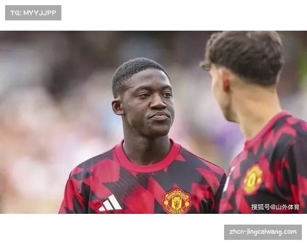 曼联公布大名单，梅努回归将增强中场控制力